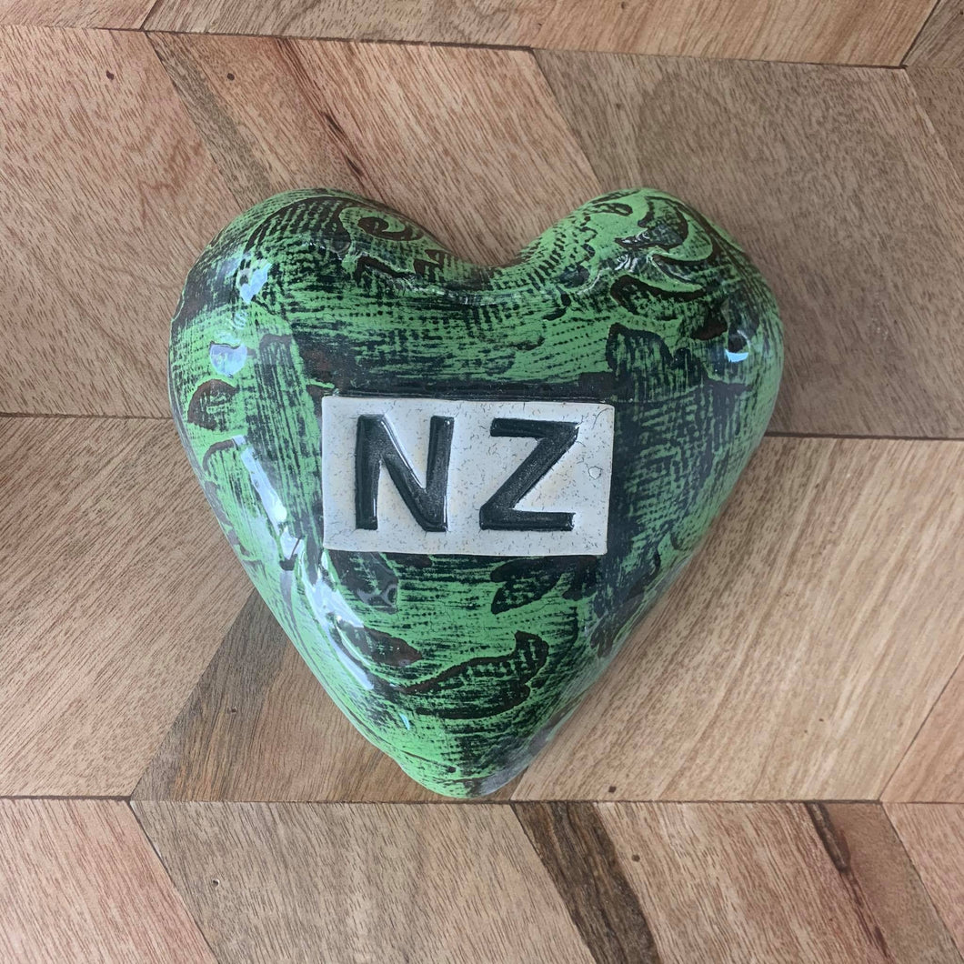 NZ Ceramic heart